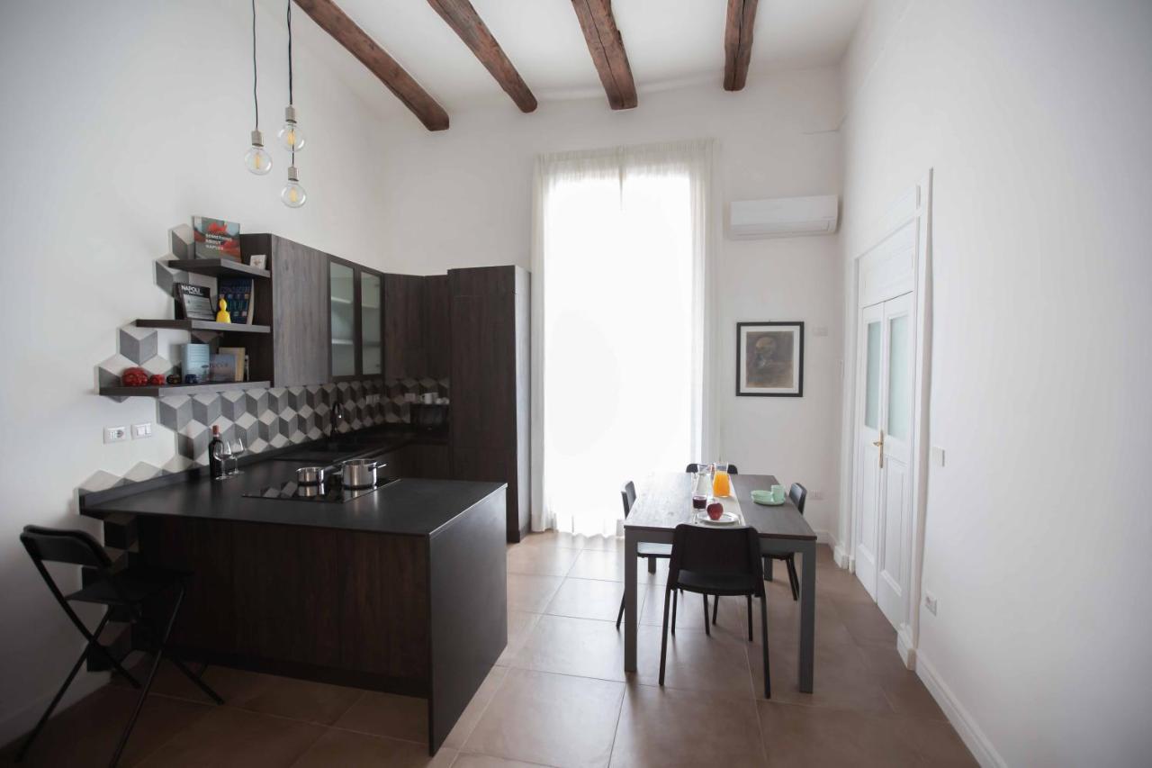 Domus Delia Luxury Apartment Neapel Exterior foto