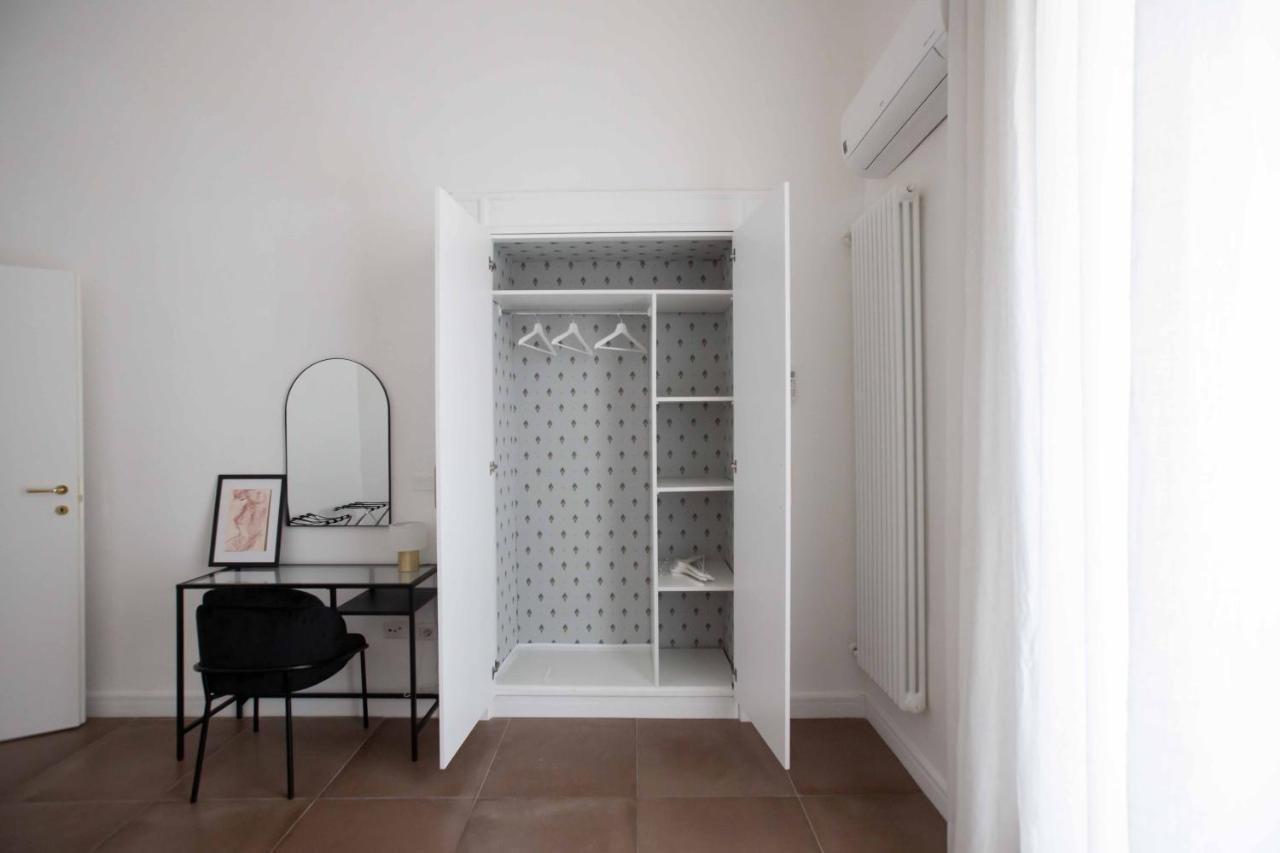 Domus Delia Luxury Apartment Neapel Exterior foto