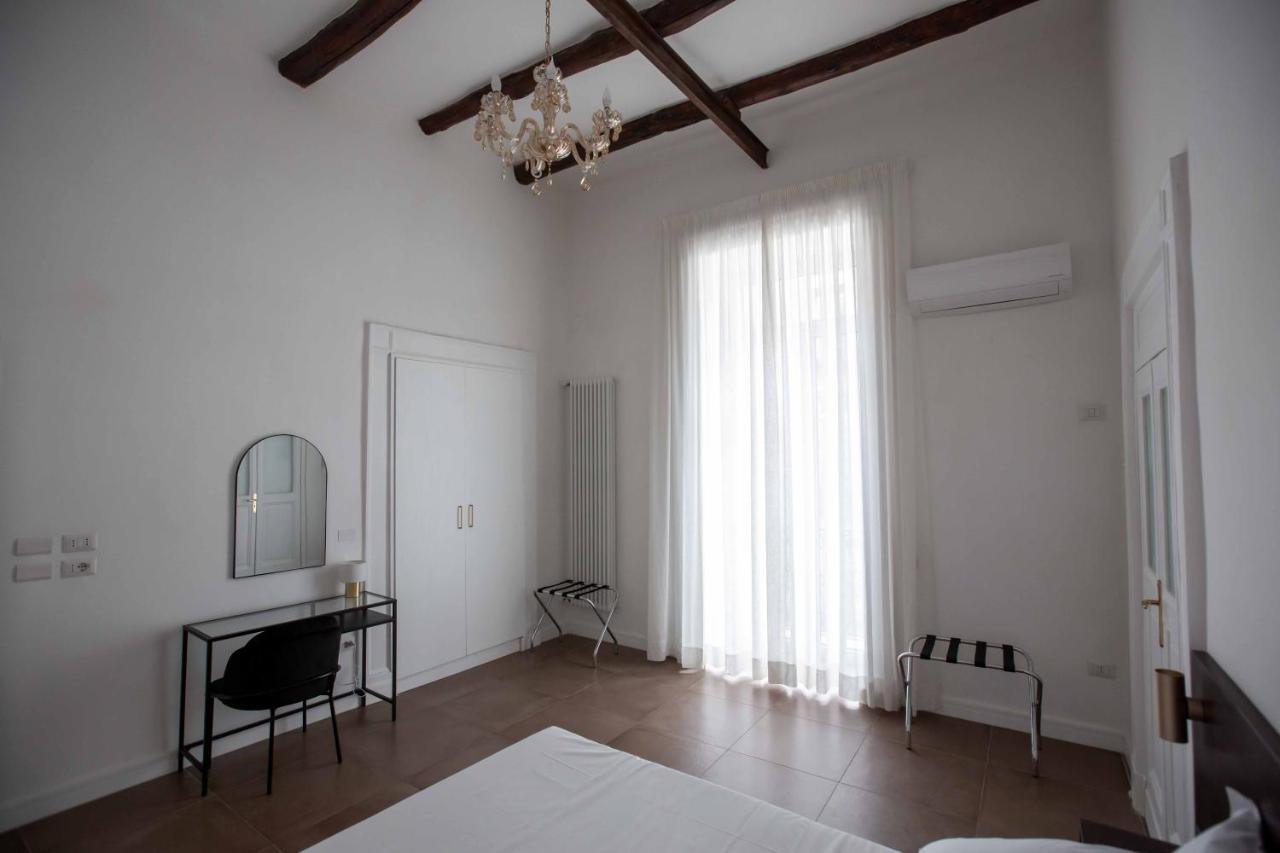 Domus Delia Luxury Apartment Neapel Exterior foto
